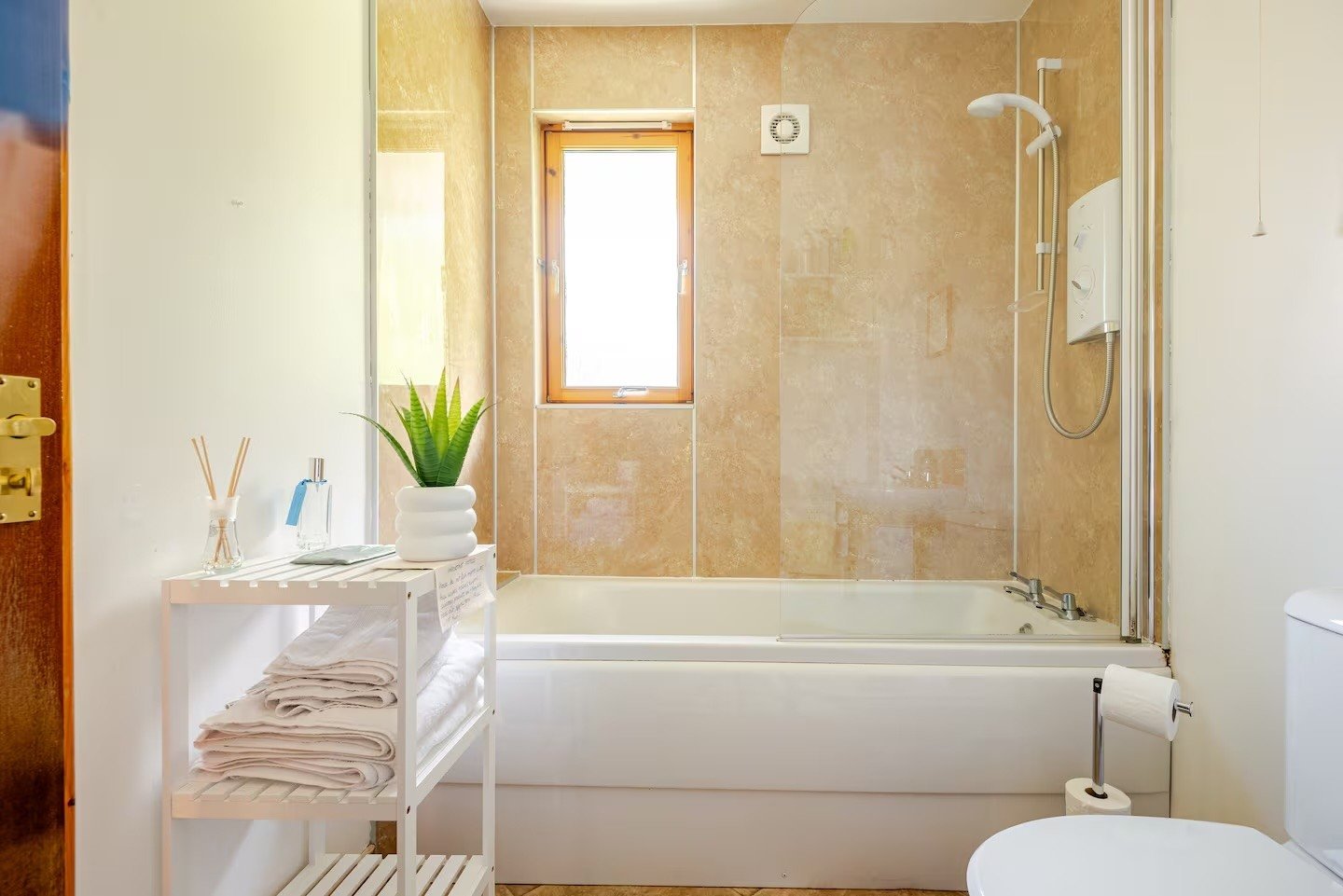 bathroom bathroom